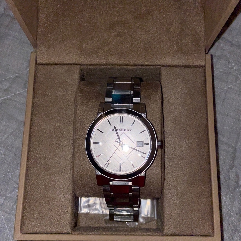 Woman’s Burberry watch!